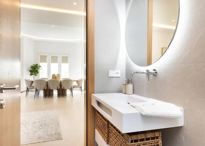 Sunnyland Luxury Santacruz Villa *