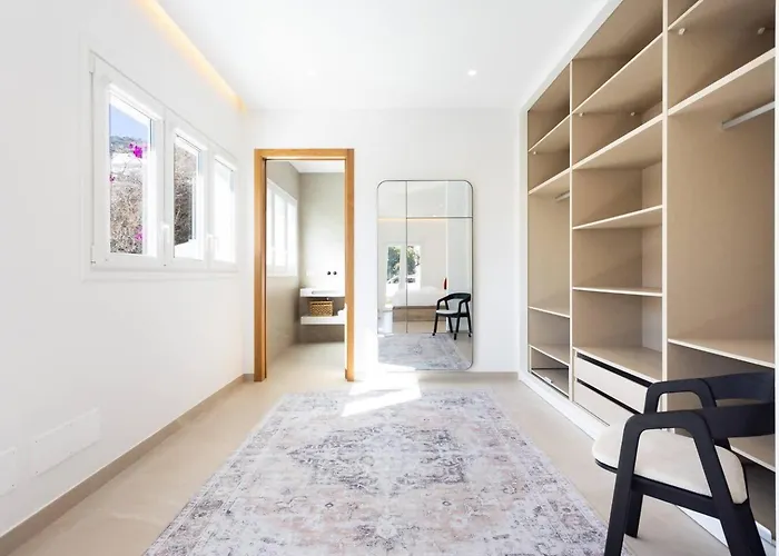 Sunnyland Luxury Santacruz Villa